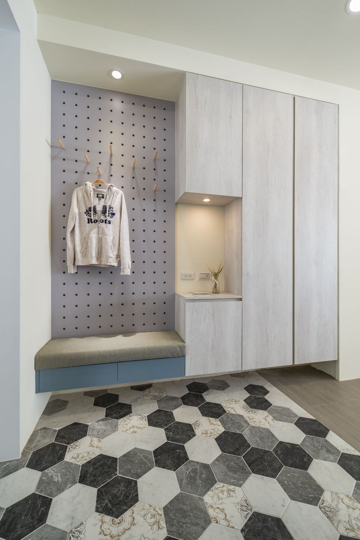 灰色木質透天宅 ｜新竹透天老屋翻新 x 透天設計案例