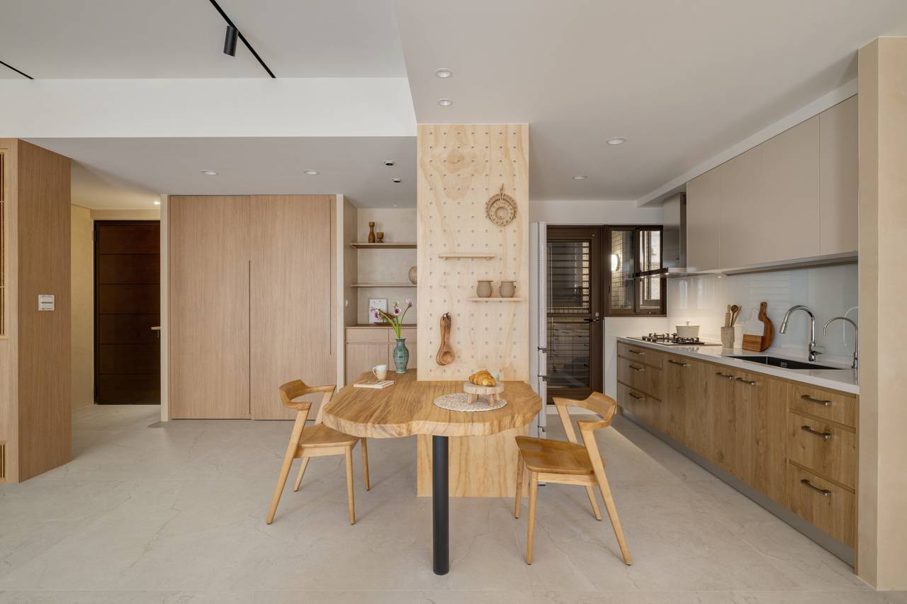 光影與書頁之間|一座以閱讀為核心的家庭公共空間重構 光影與書頁之間|一座以閱讀為核心的家庭公共空間重構