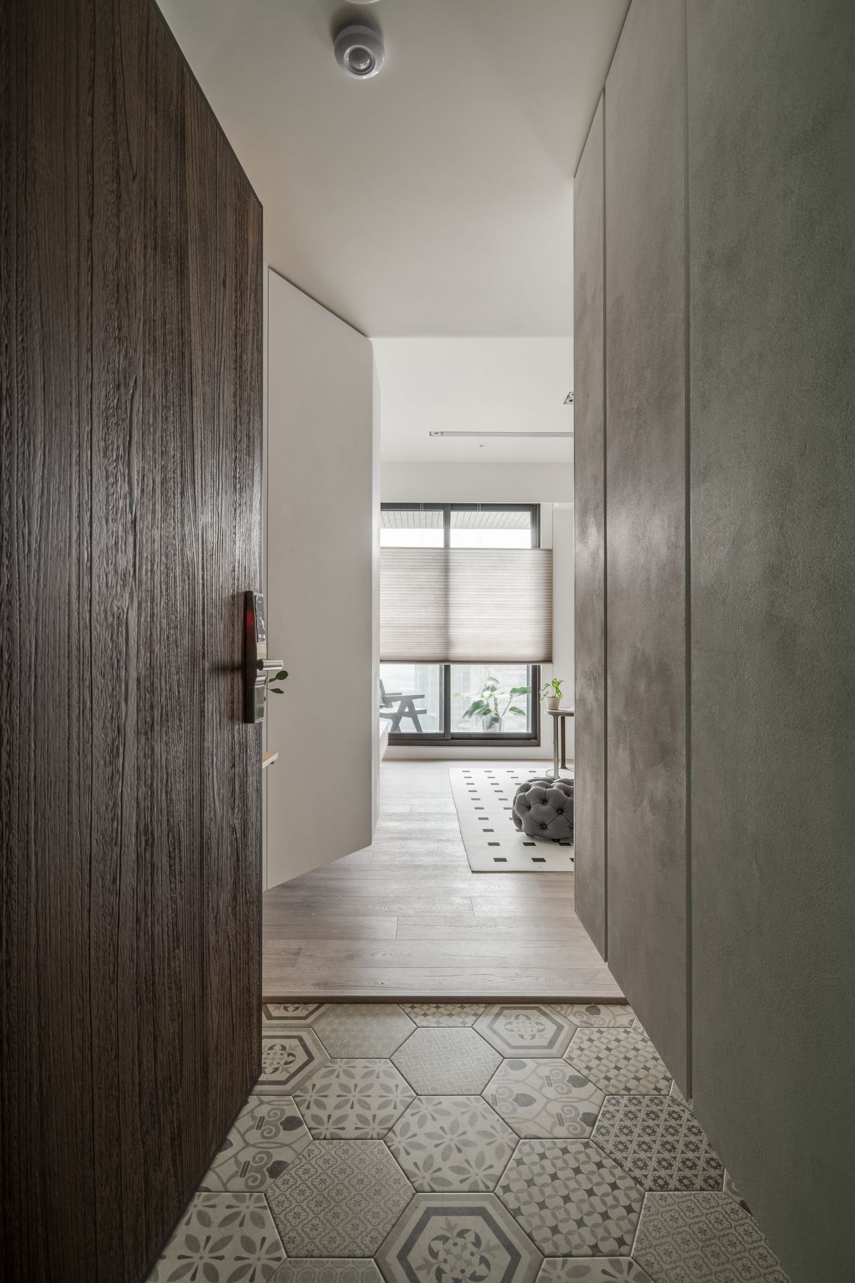 彷彿走進一杯奶茶裡!純白與木質的極致療癒 彷彿走進一杯奶茶裡!純白與木質的極致療癒