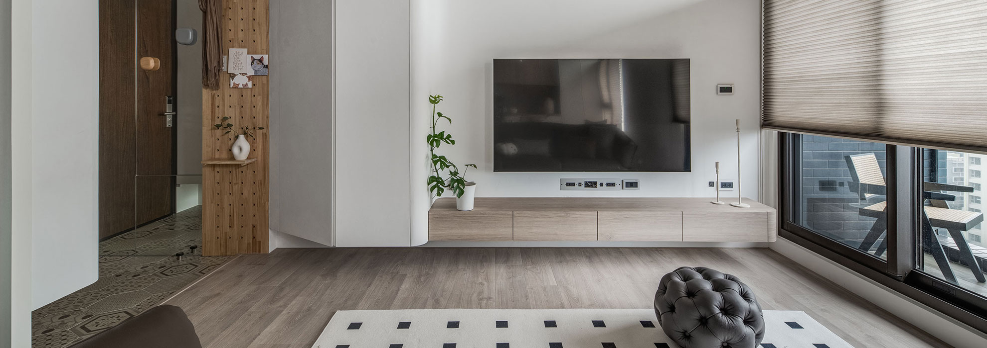 彷彿走進一杯奶茶裡!純白與木質的極致療癒 彷彿走進一杯奶茶裡!純白與木質的極致療癒