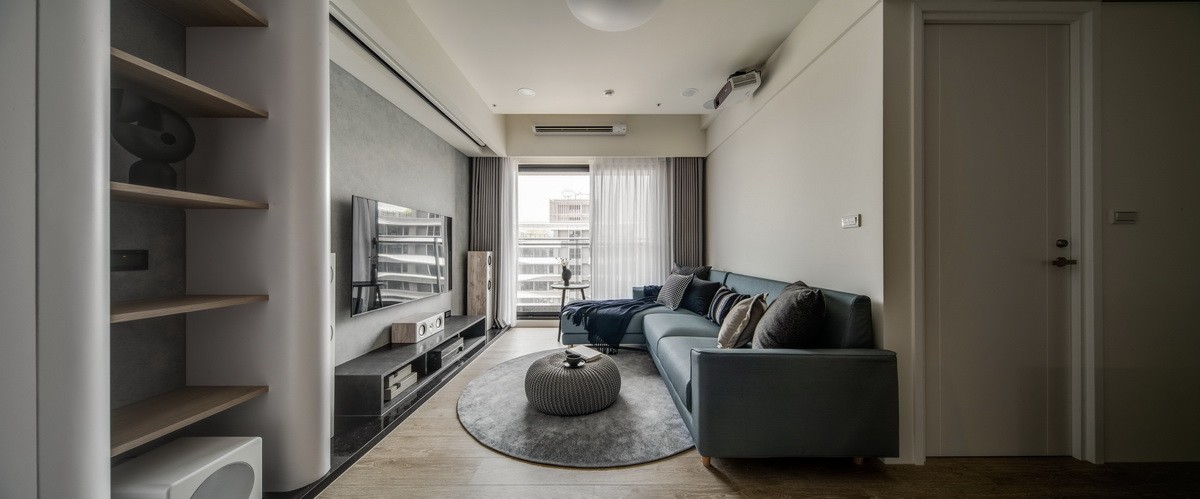 剛與柔之間的黑白灰向度 剛與柔之間的黑白灰向度