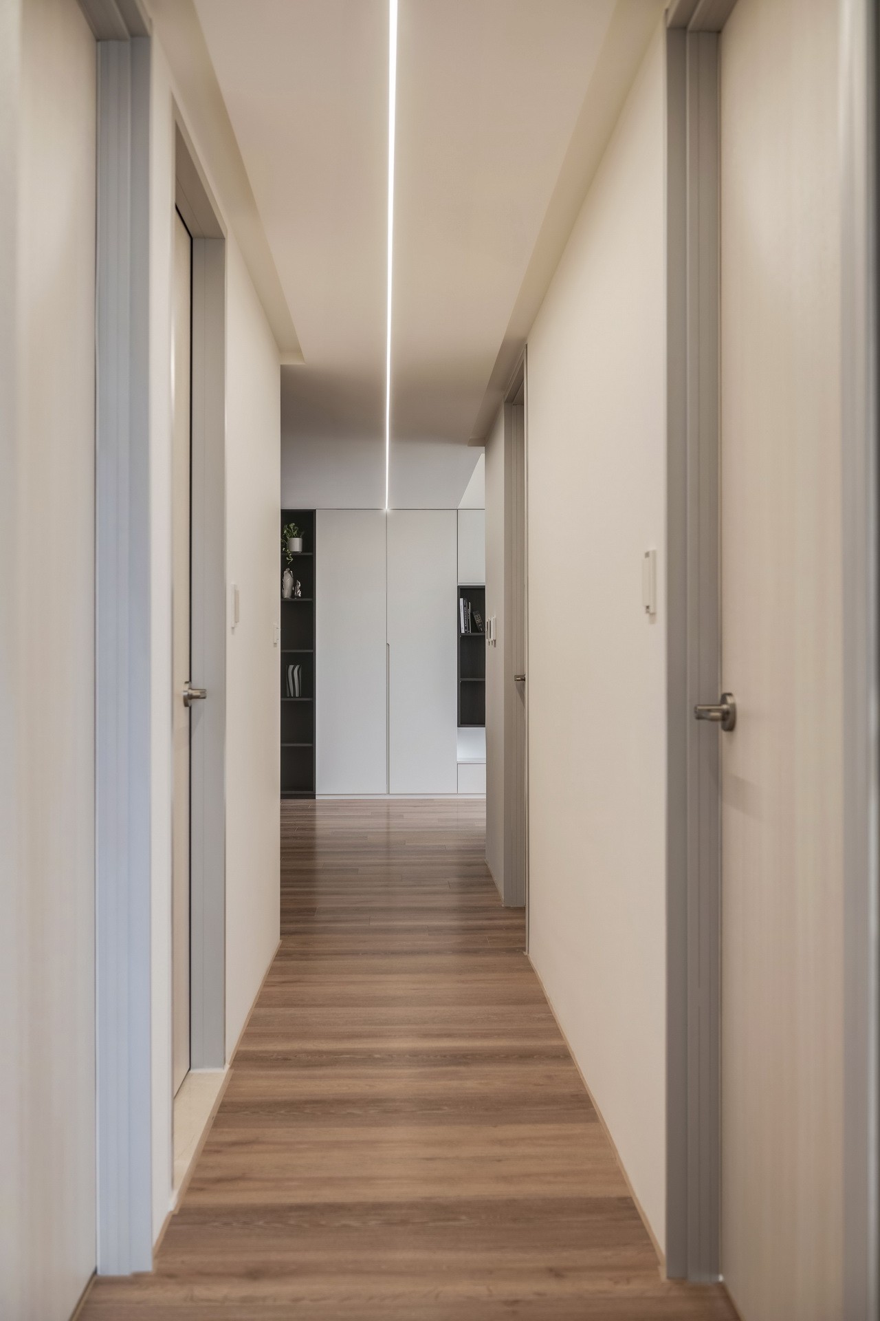 黑白簡約五口之家 黑白簡約五口之家