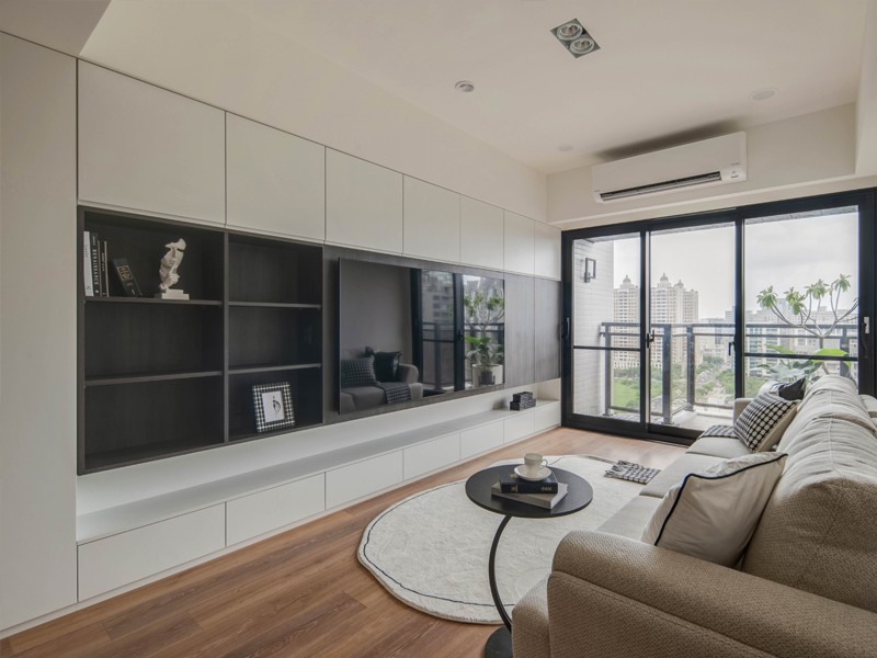 黑白簡約五口之家