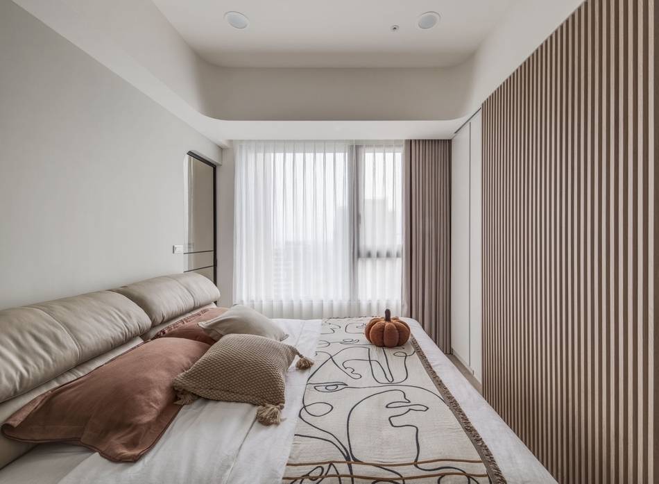 79 萬起_木質調白色曲線住宅